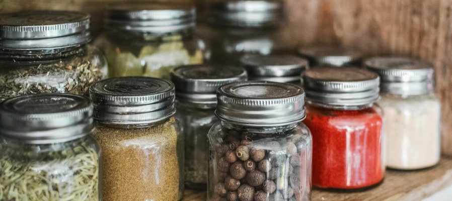spices-2482278_1920-1024x607